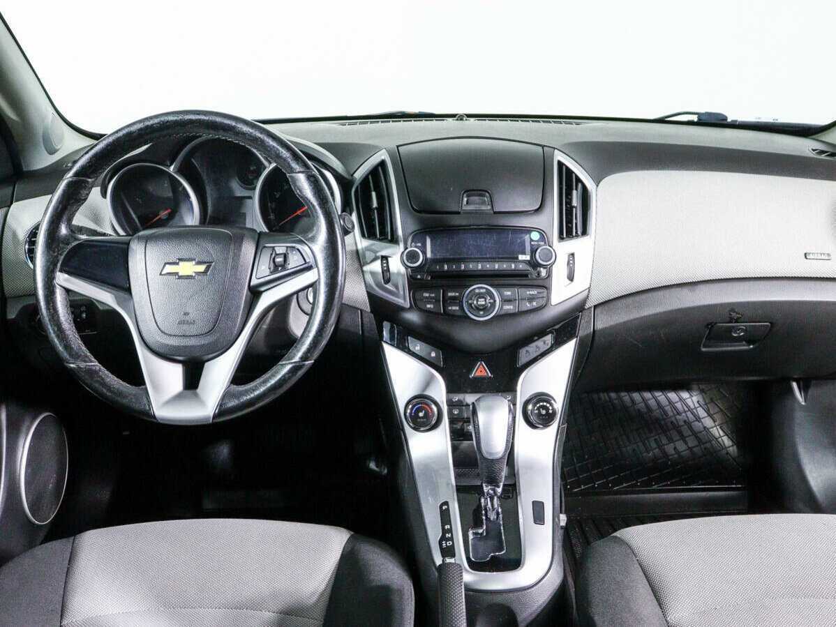 Купить Chevrolet Cruze с пробегом. Фото: #11