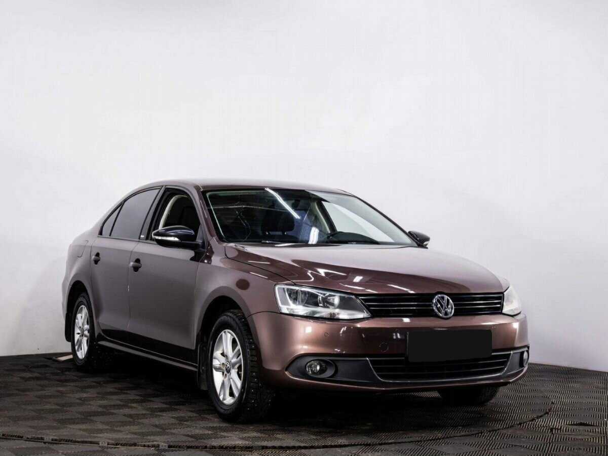 Купить Volkswagen Jetta с пробегом. Фото: #2