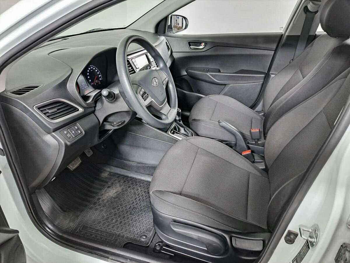 Купить Hyundai Solaris с пробегом. Фото: #14