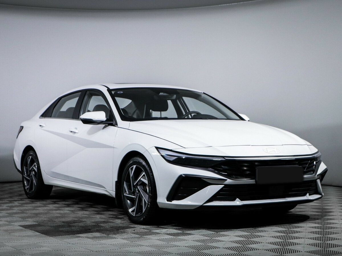 Купить Hyundai Elantra с пробегом. Фото: #2