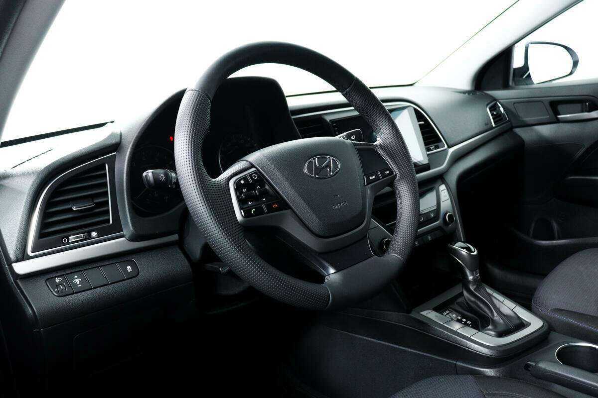 Купить Hyundai Elantra с пробегом. Фото: #12