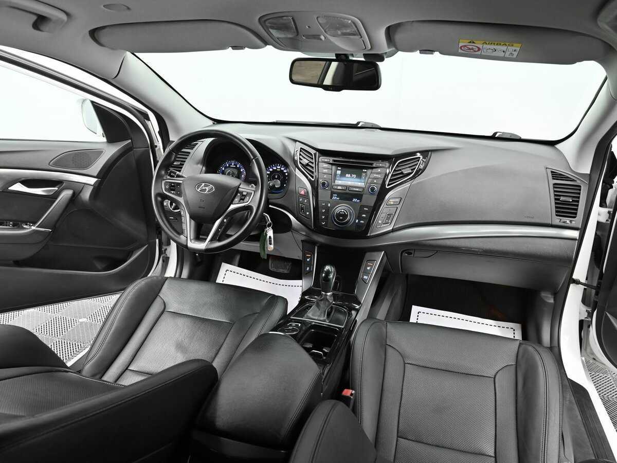 Купить Hyundai i40 с пробегом. Фото: #12