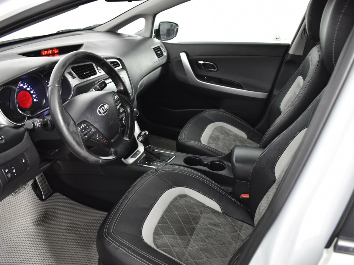 Купить Kia Ceed с пробегом. Фото: #8