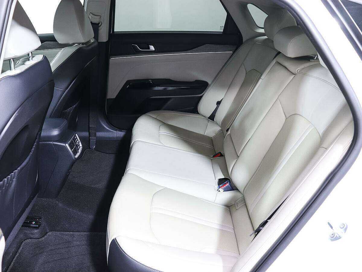 Купить Kia K5 с пробегом. Фото: #8