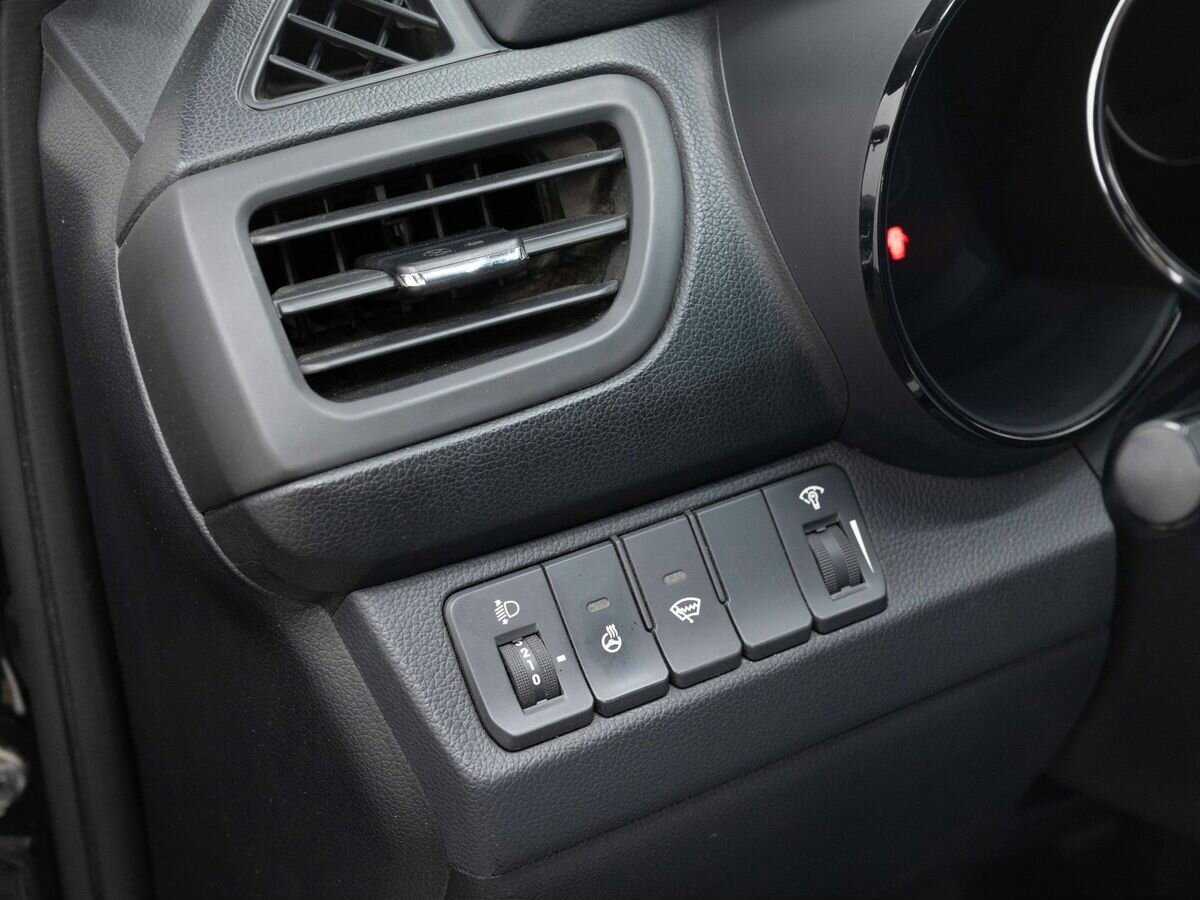 Купить Kia Rio с пробегом. Фото: #17