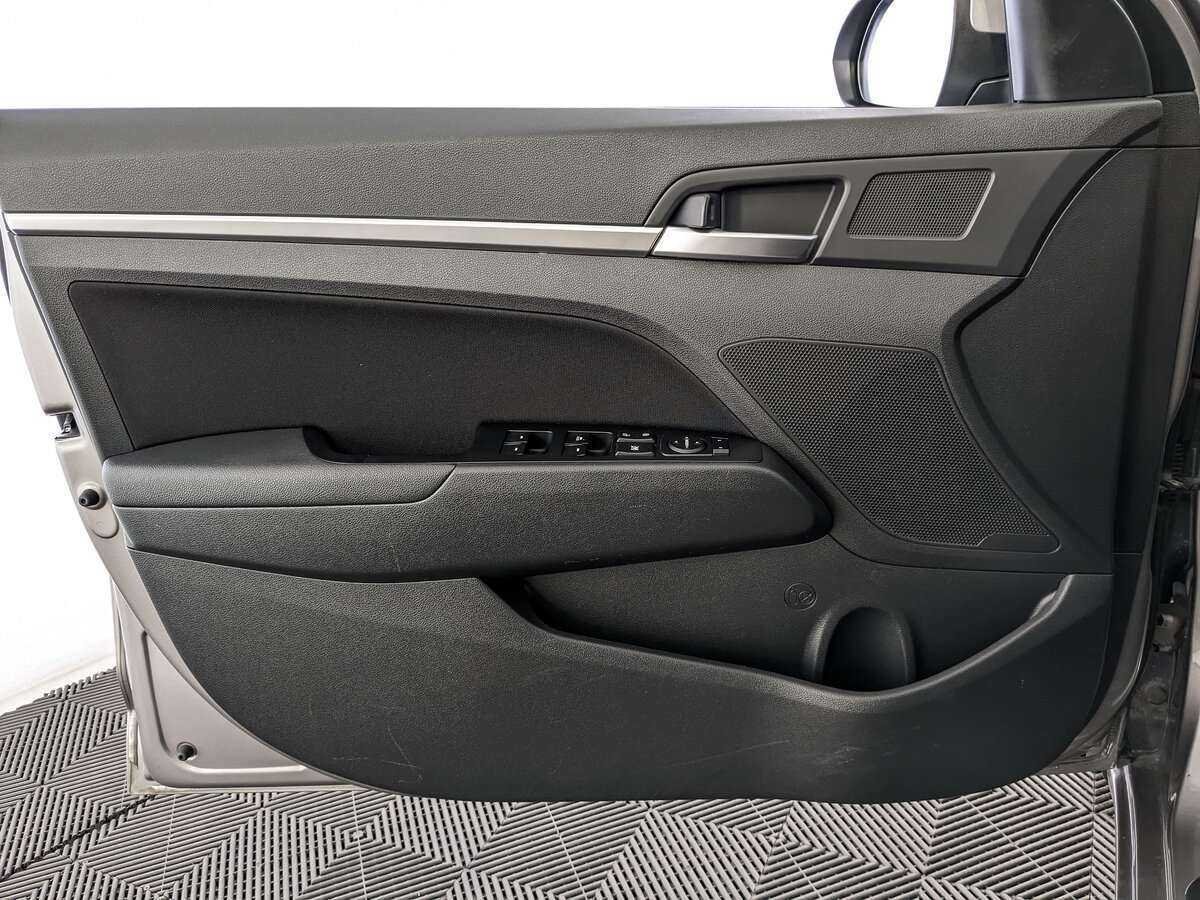 Купить Hyundai Elantra с пробегом. Фото: #14