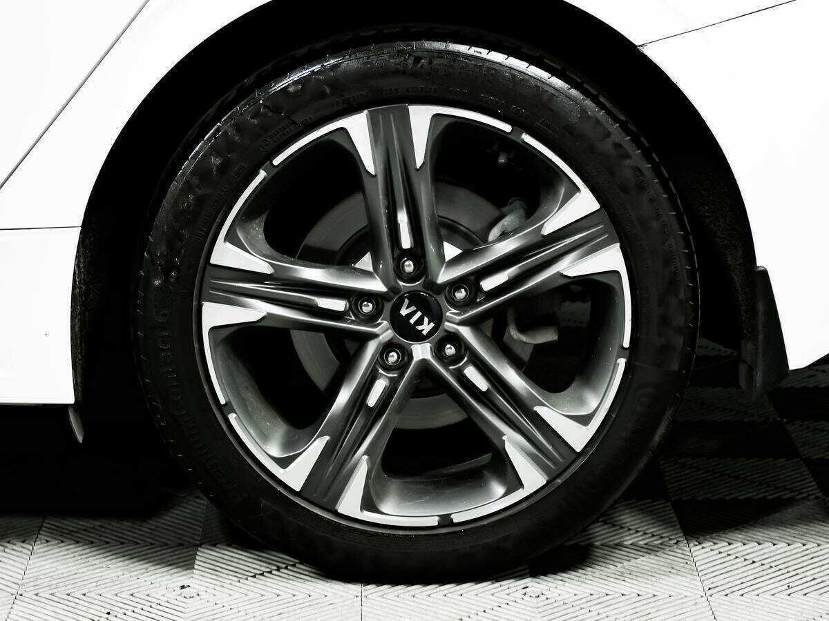 Купить Kia K5 с пробегом. Фото: #13