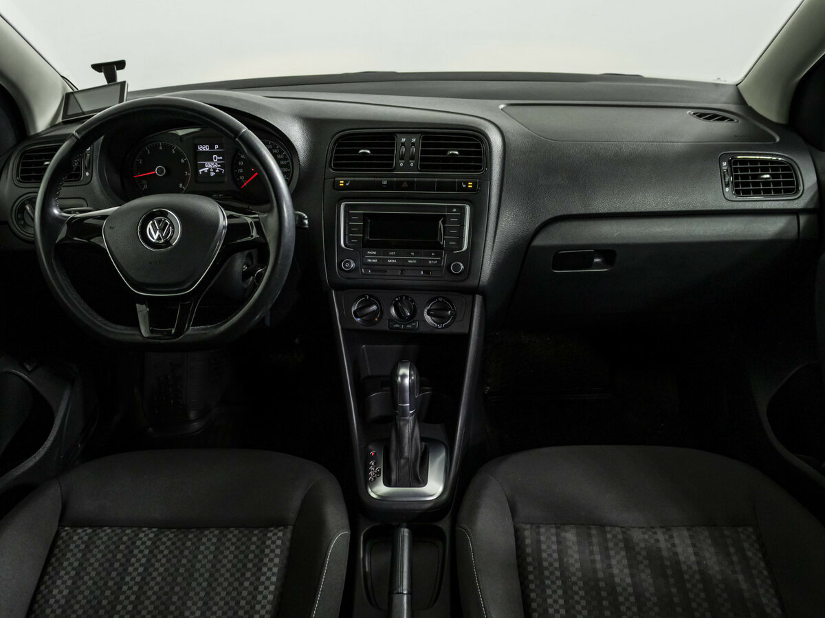 Купить Volkswagen Polo с пробегом. Фото: #10