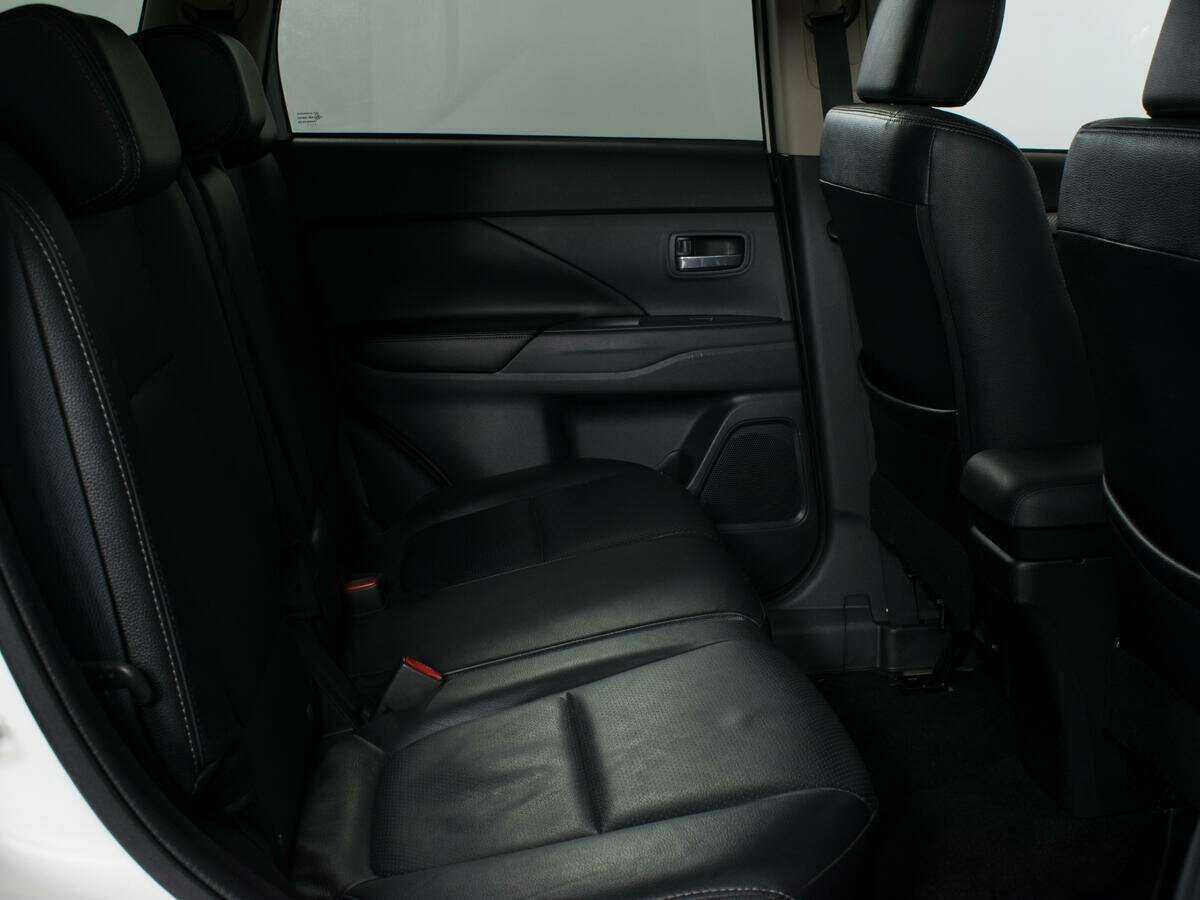Купить Mitsubishi Outlander с пробегом. Фото: #8