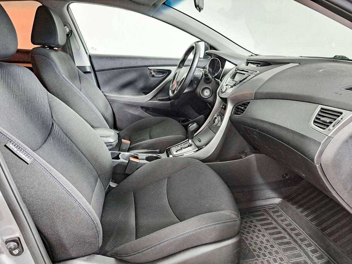 Купить Hyundai Elantra с пробегом. Фото: #8