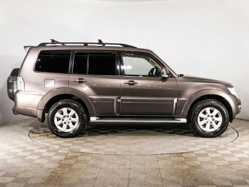 Купить Mitsubishi Pajero с пробегом. Фото: #3