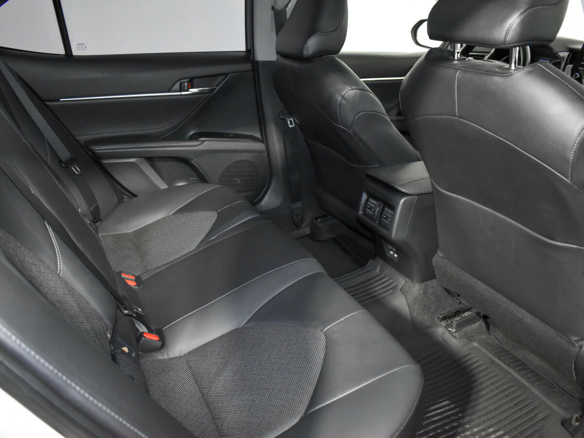 Купить Toyota Camry с пробегом. Фото: #14