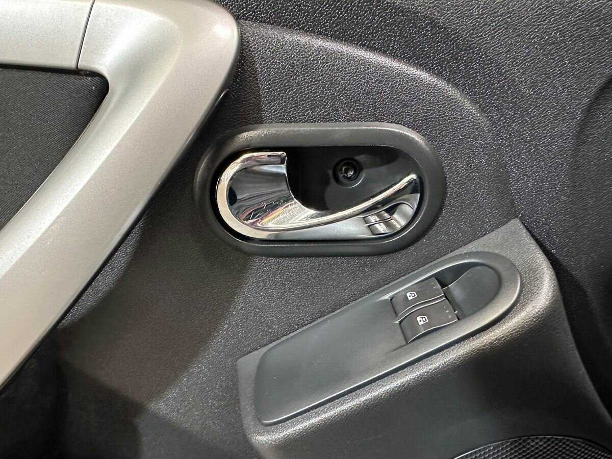 Купить Nissan Terrano с пробегом. Фото: #12