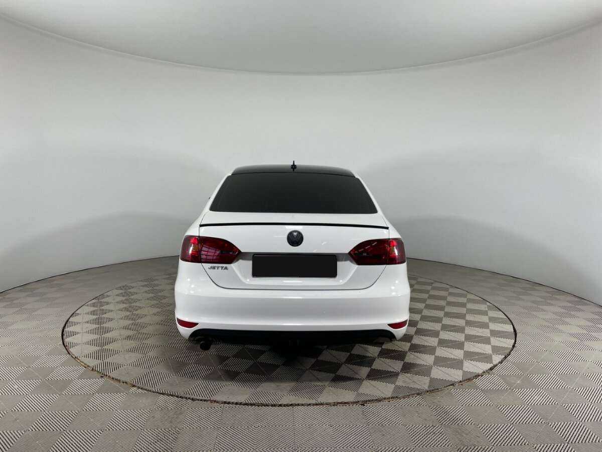 Купить Volkswagen Jetta с пробегом. Фото: #4