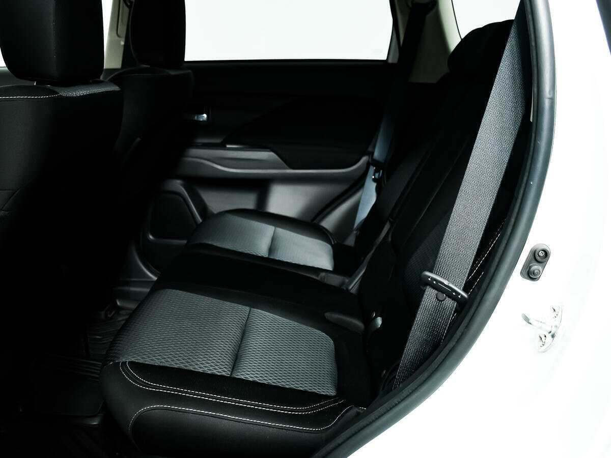 Купить Mitsubishi Outlander с пробегом. Фото: #11