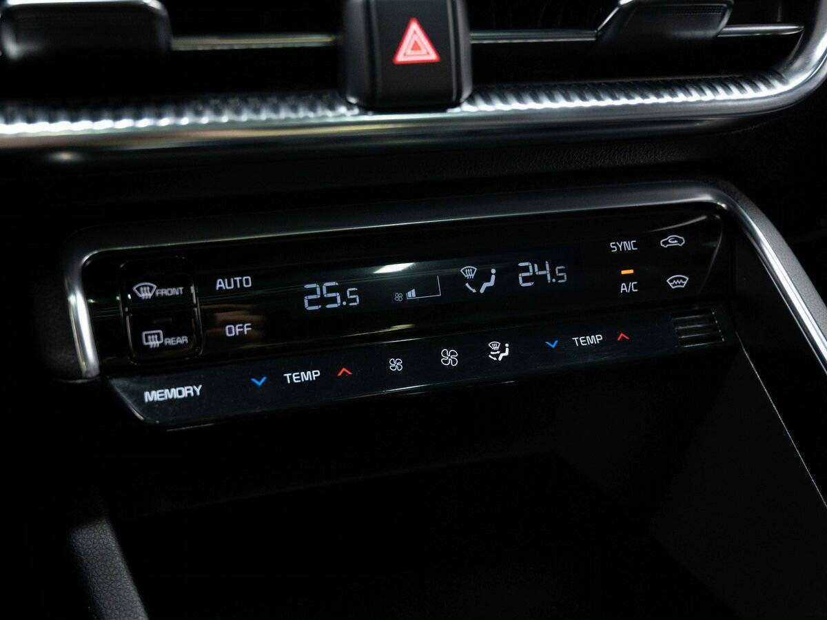 Купить Kia K5 с пробегом. Фото: #23