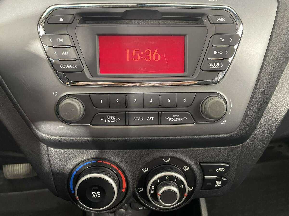 Купить Kia Rio с пробегом. Фото: #11