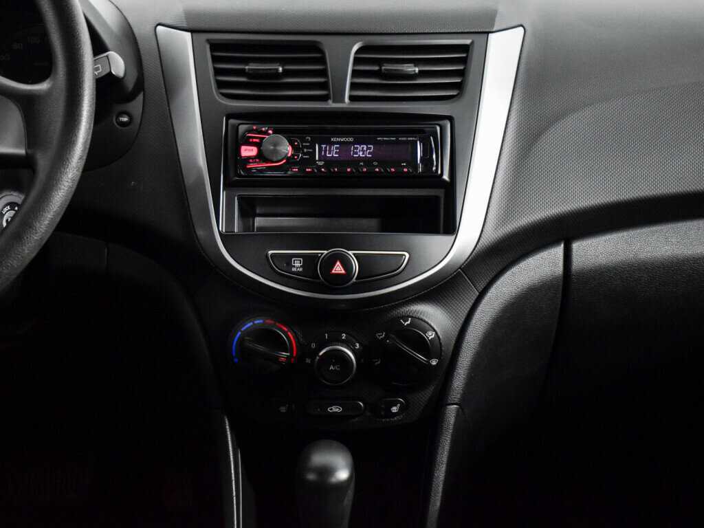 Купить Hyundai Solaris с пробегом. Фото: #12