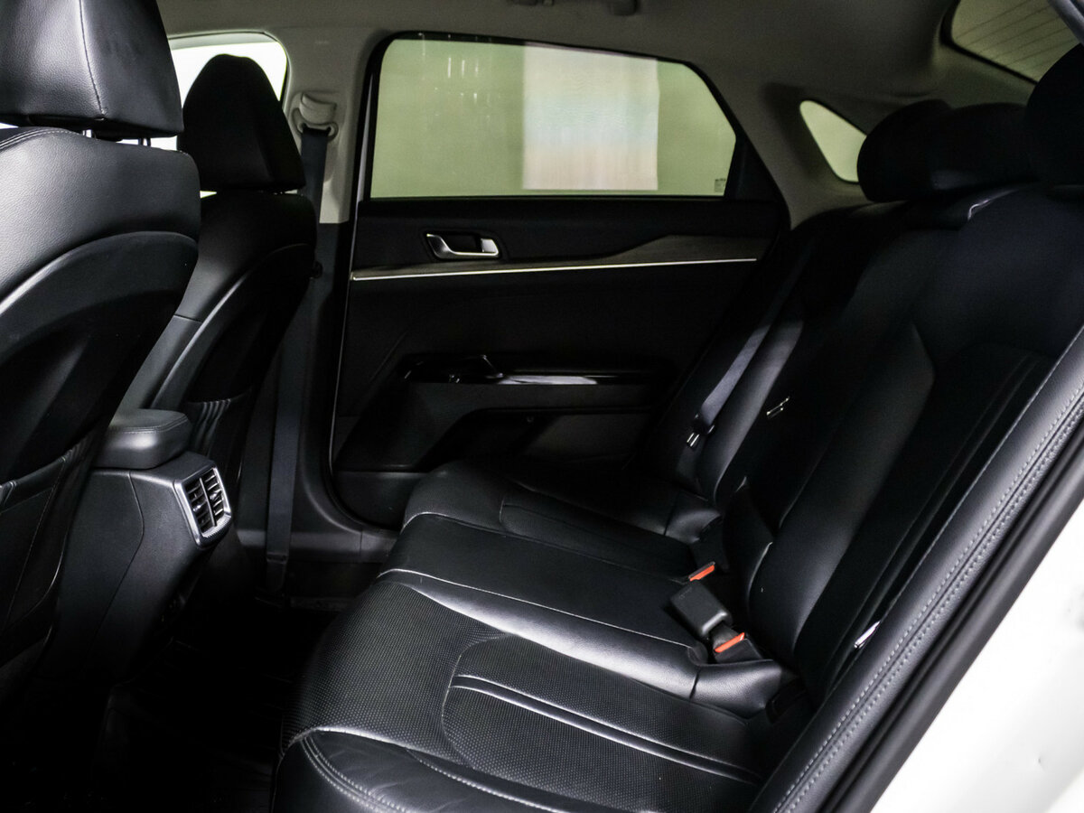 Купить Kia K5 с пробегом. Фото: #16