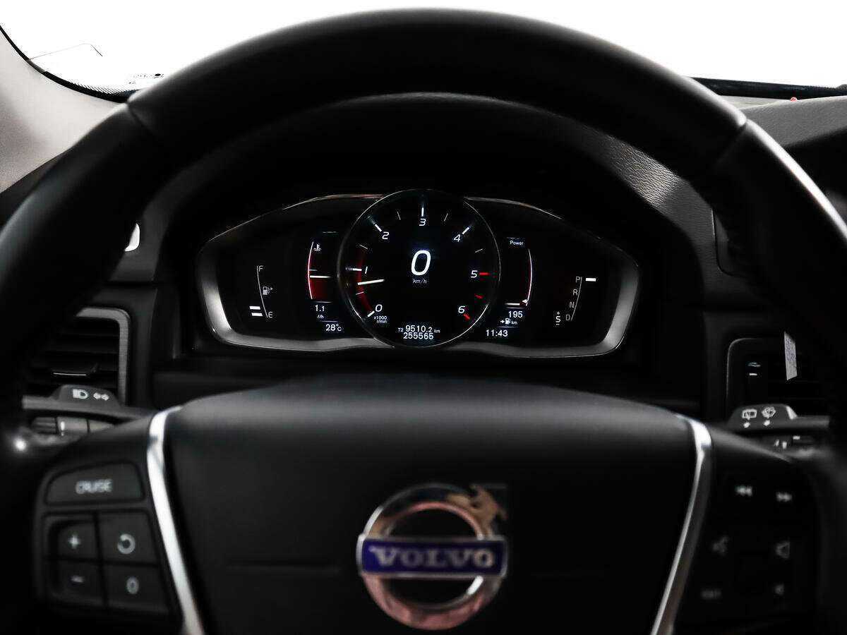 Купить Volvo XC70 с пробегом. Фото: #17