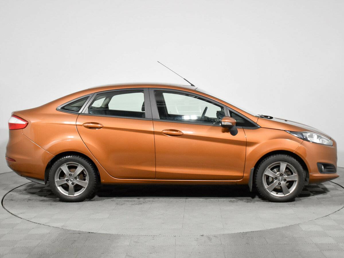 Купить Ford Fiesta с пробегом. Фото: #3