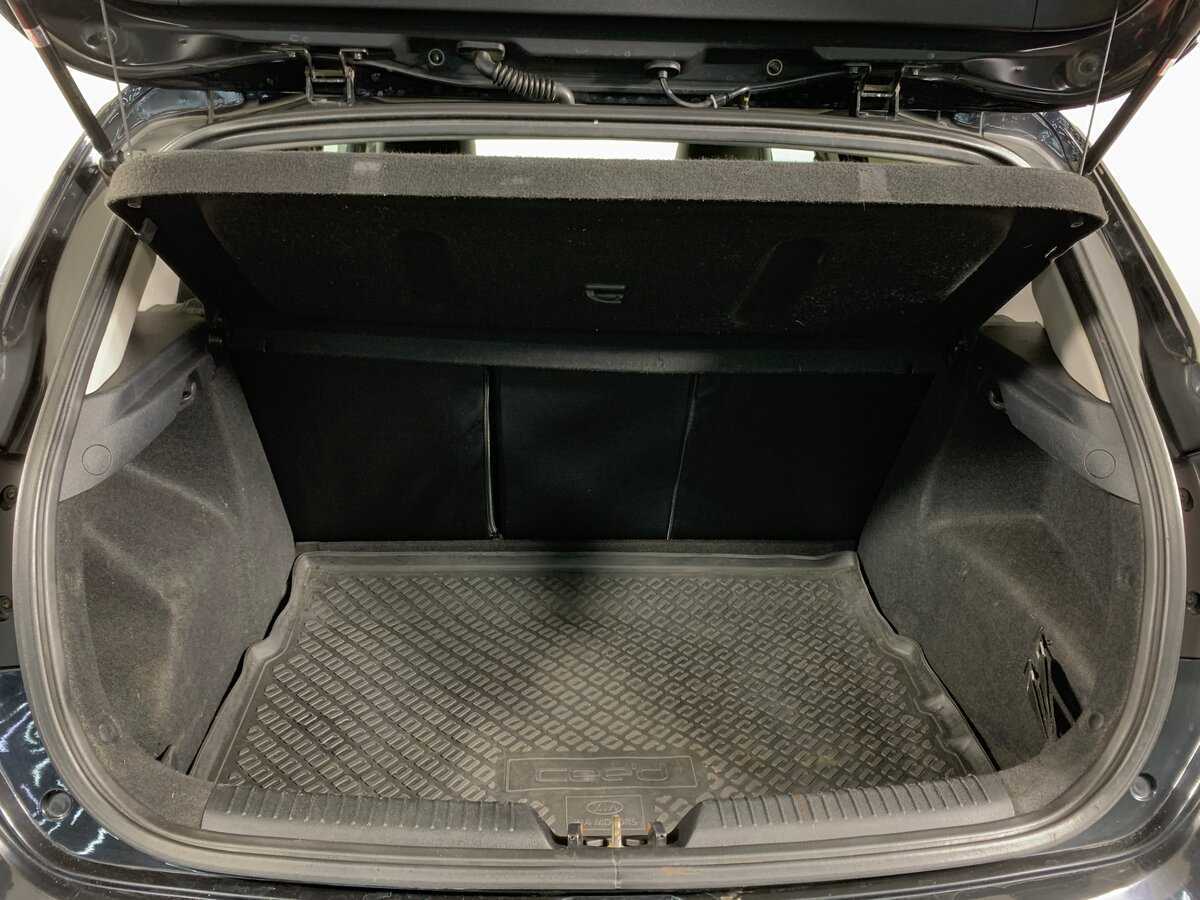 Купить Kia Ceed с пробегом. Фото: #10