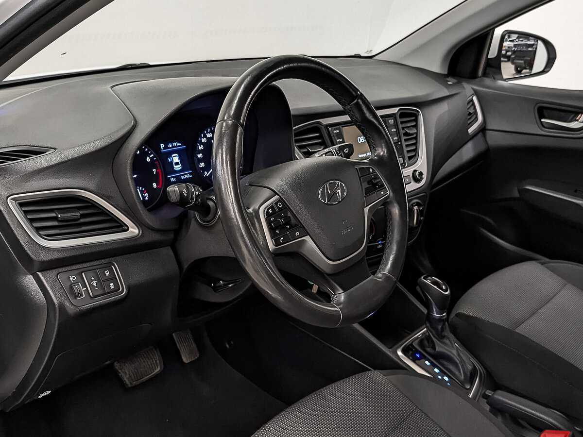 Купить Hyundai Solaris с пробегом. Фото: #15