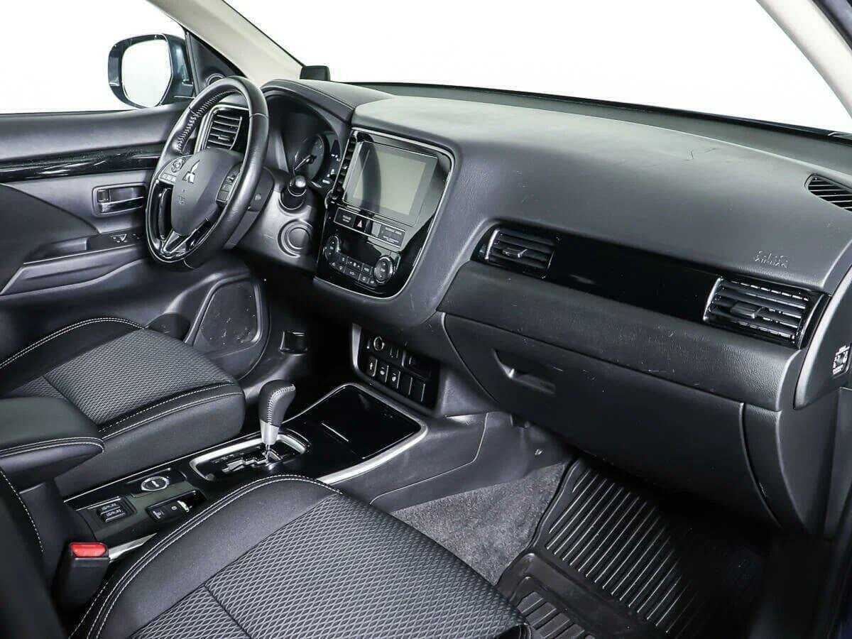 Купить Mitsubishi Outlander с пробегом. Фото: #8