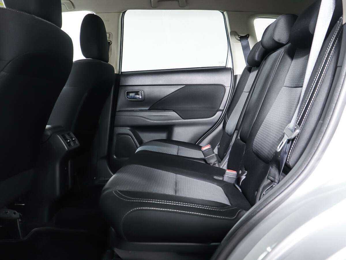 Купить Mitsubishi Outlander с пробегом. Фото: #9