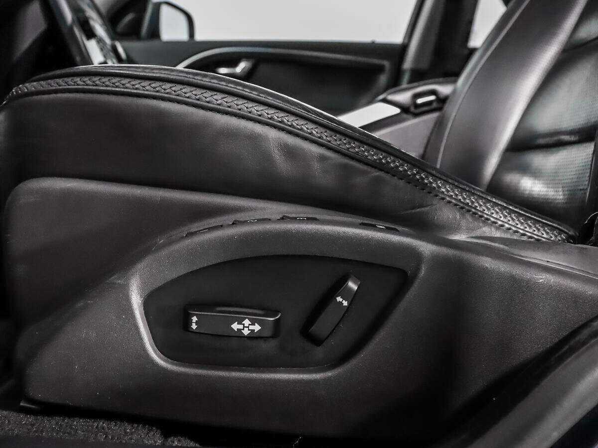 Купить Volvo XC70 с пробегом. Фото: #9