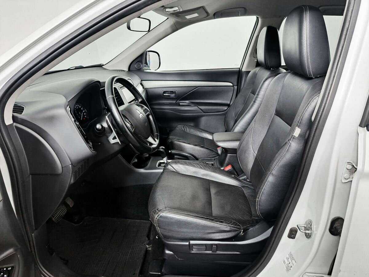 Купить Mitsubishi Outlander с пробегом. Фото: #11