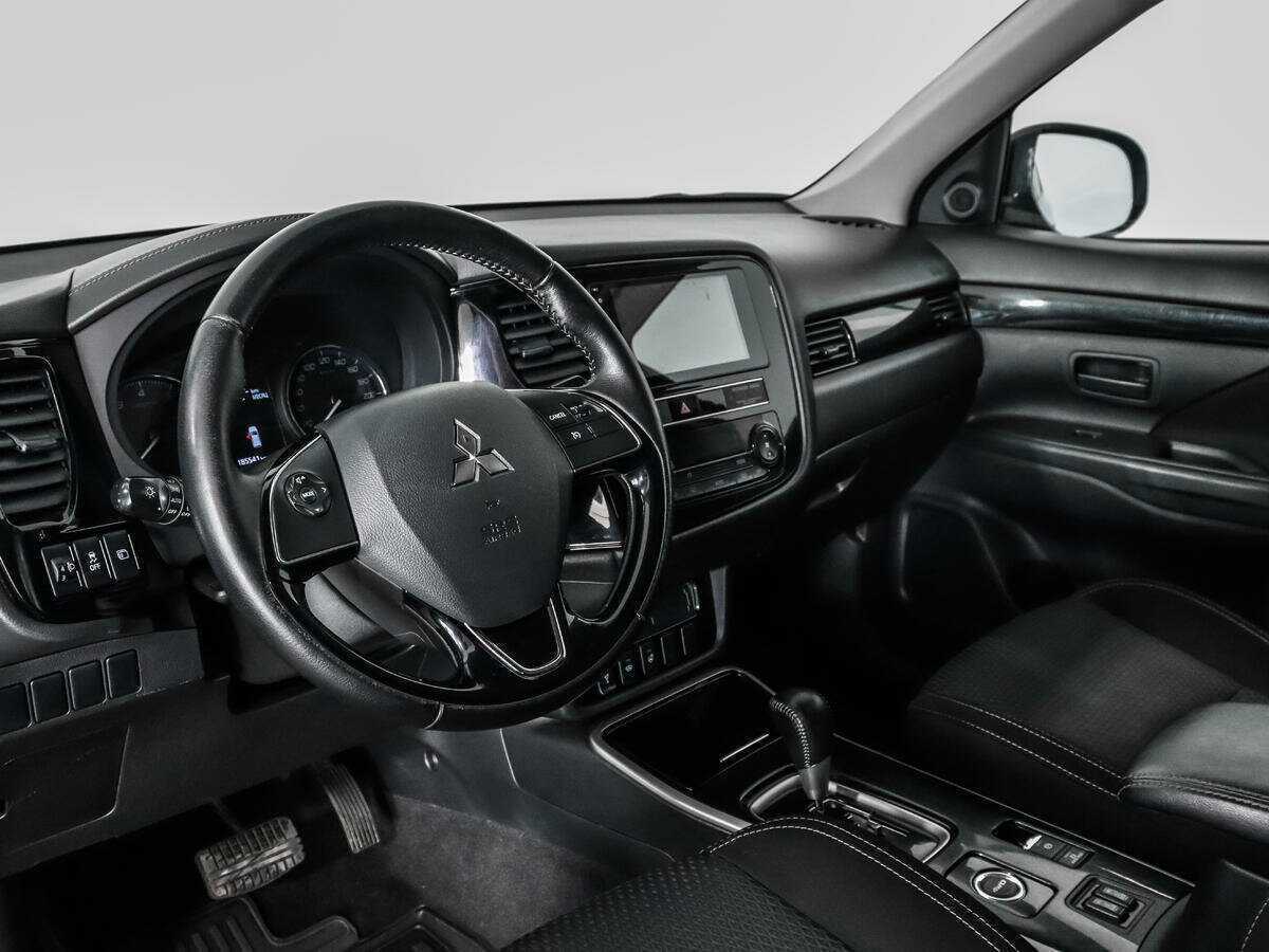 Купить Mitsubishi Outlander с пробегом. Фото: #8