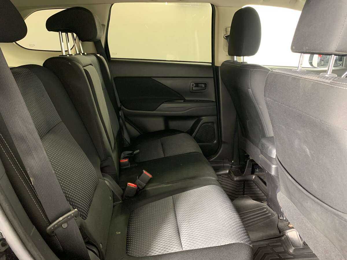 Купить Mitsubishi Outlander с пробегом. Фото: #15