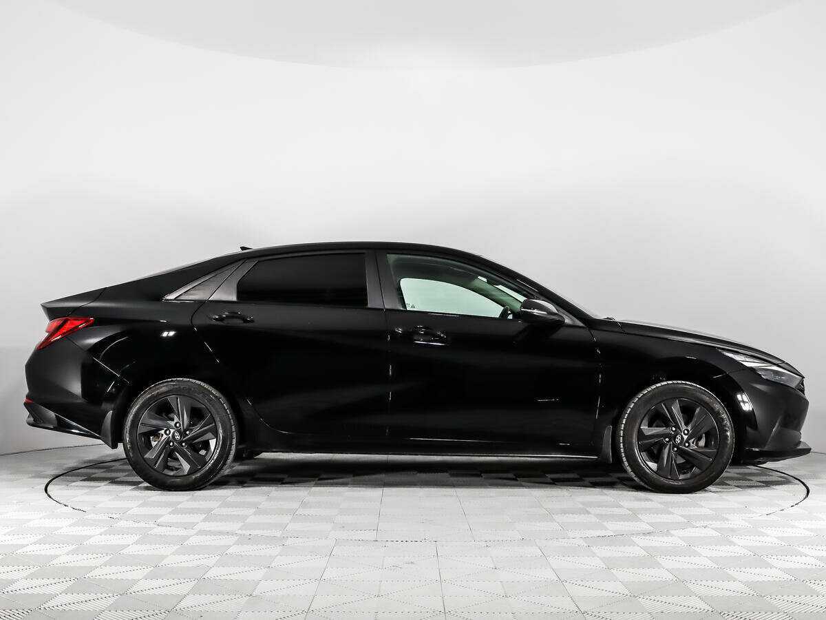 Купить Hyundai Elantra с пробегом. Фото: #3