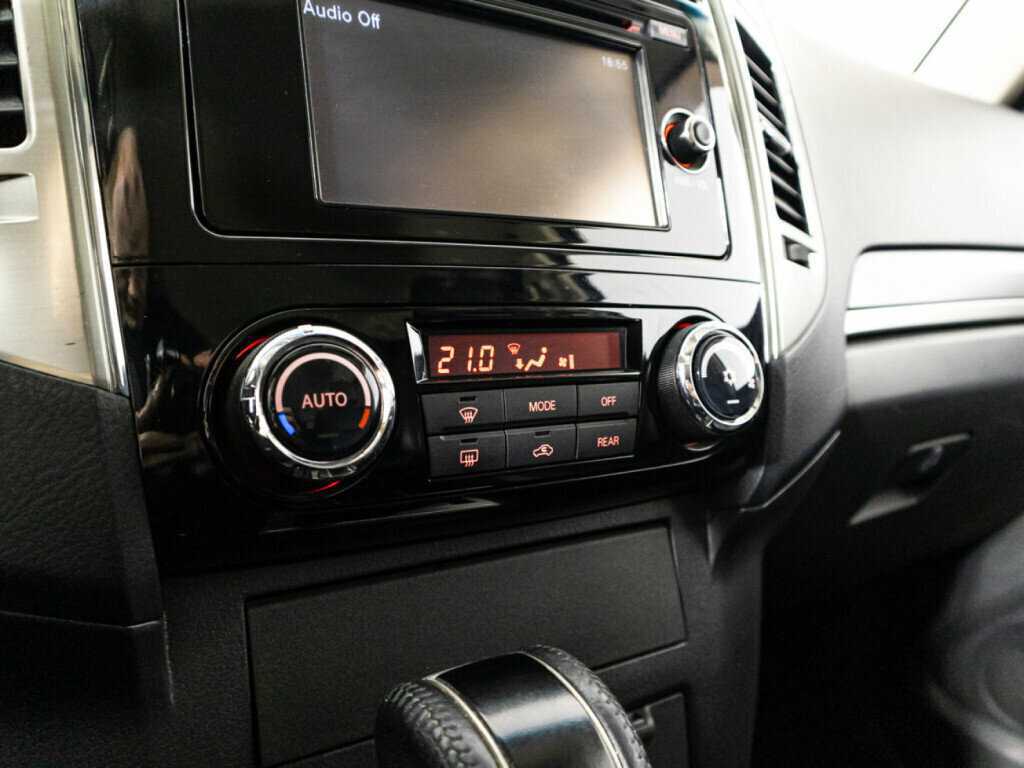 Купить Mitsubishi Pajero с пробегом. Фото: #15