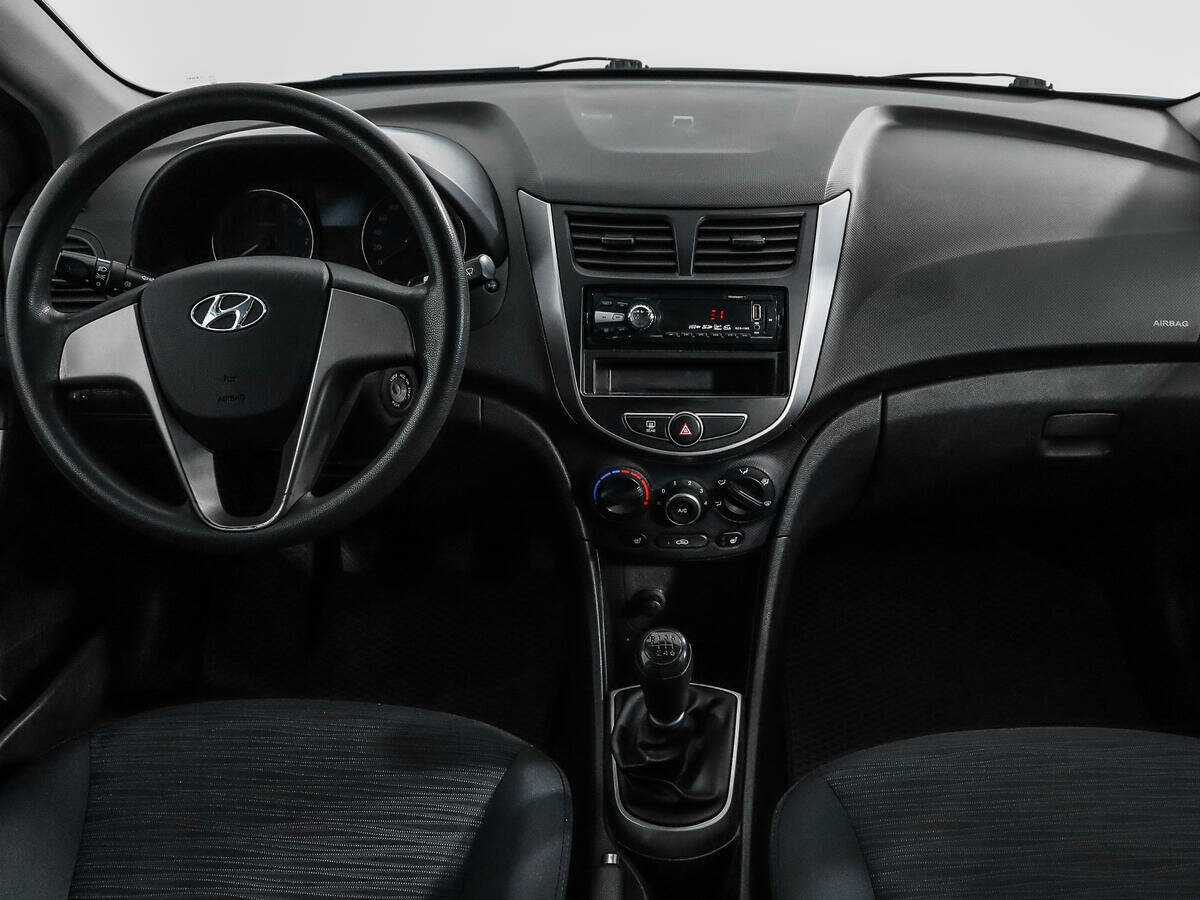 Купить Hyundai Solaris с пробегом. Фото: #9