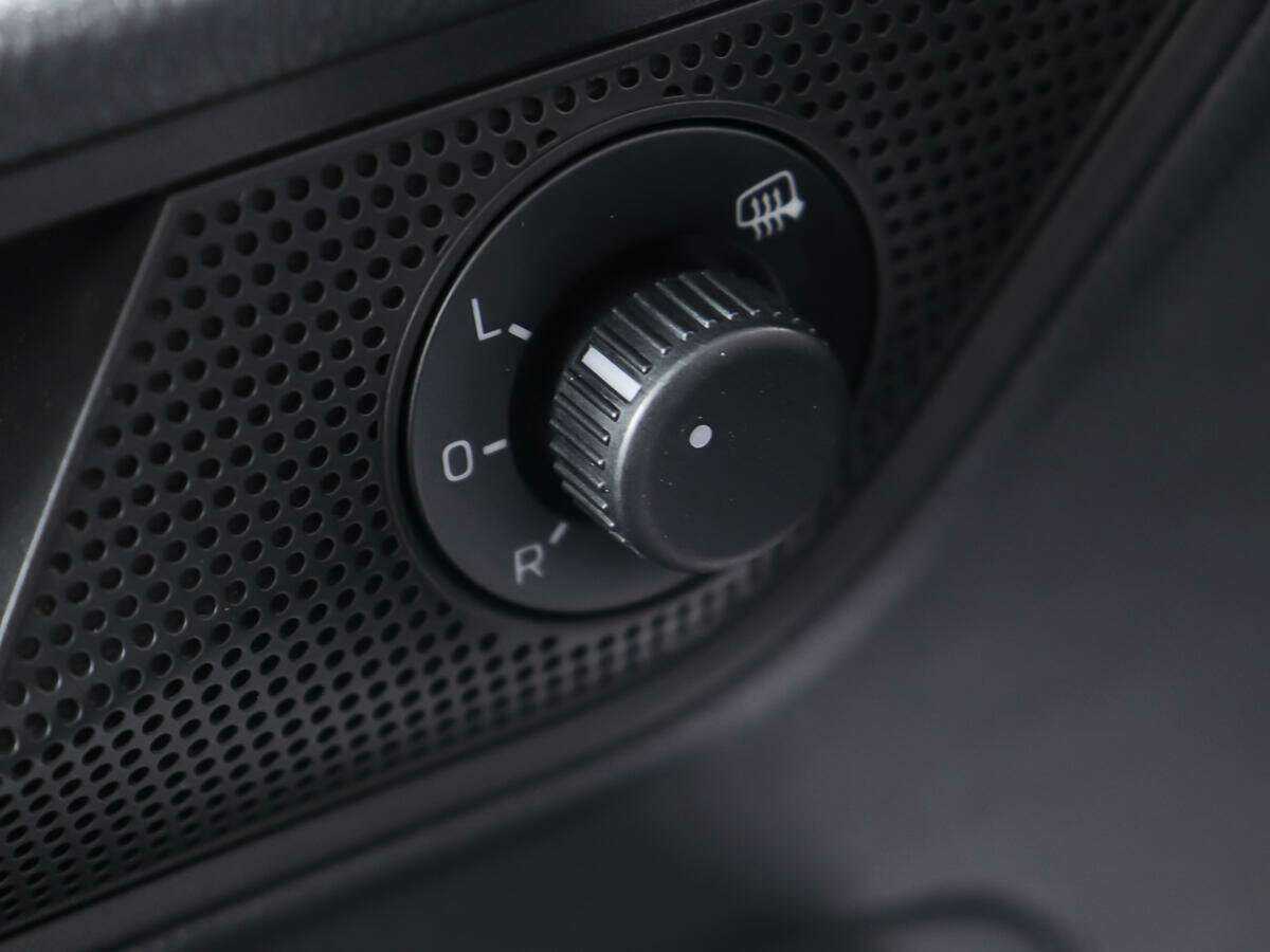 Купить Skoda Rapid с пробегом. Фото: #18