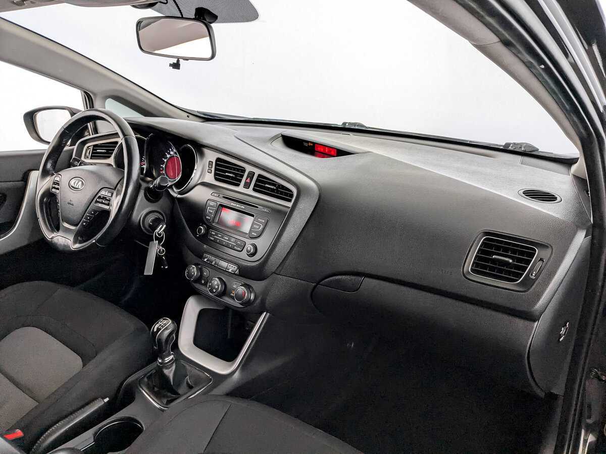 Купить Kia Ceed с пробегом. Фото: #10