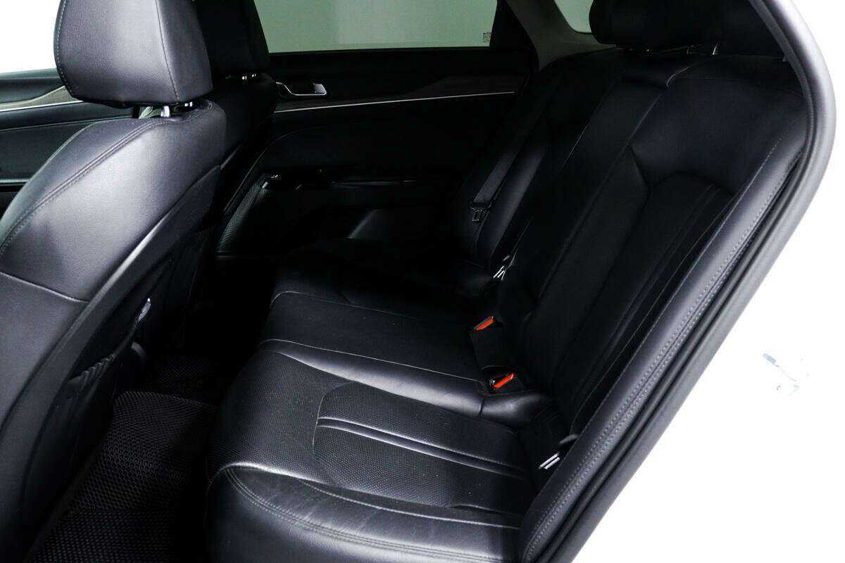 Купить Kia K5 с пробегом. Фото: #11