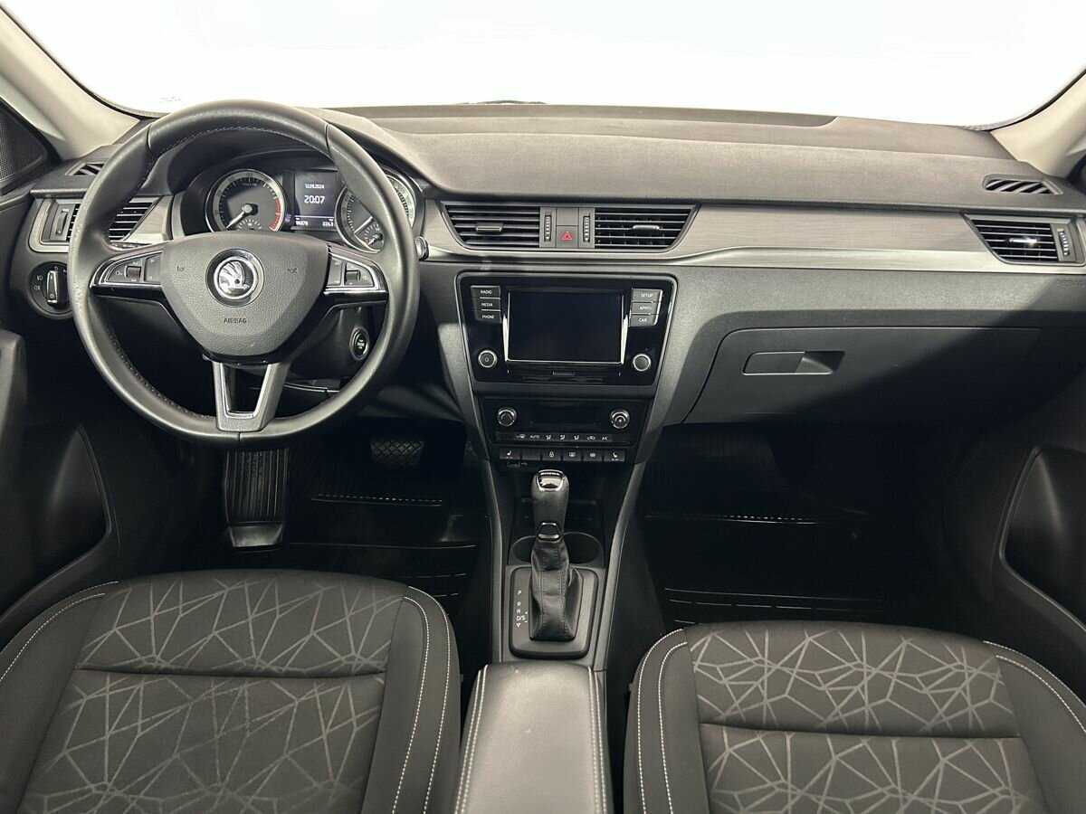Купить Skoda Rapid с пробегом. Фото: #6