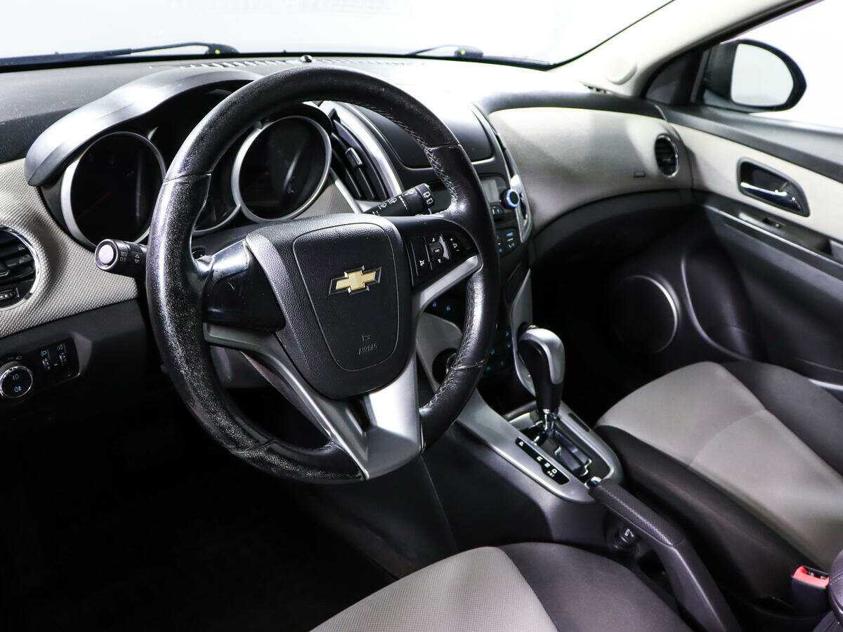 Купить Chevrolet Cruze с пробегом. Фото: #13