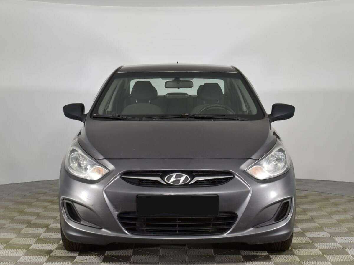 Купить Hyundai Solaris с пробегом. Фото: #2