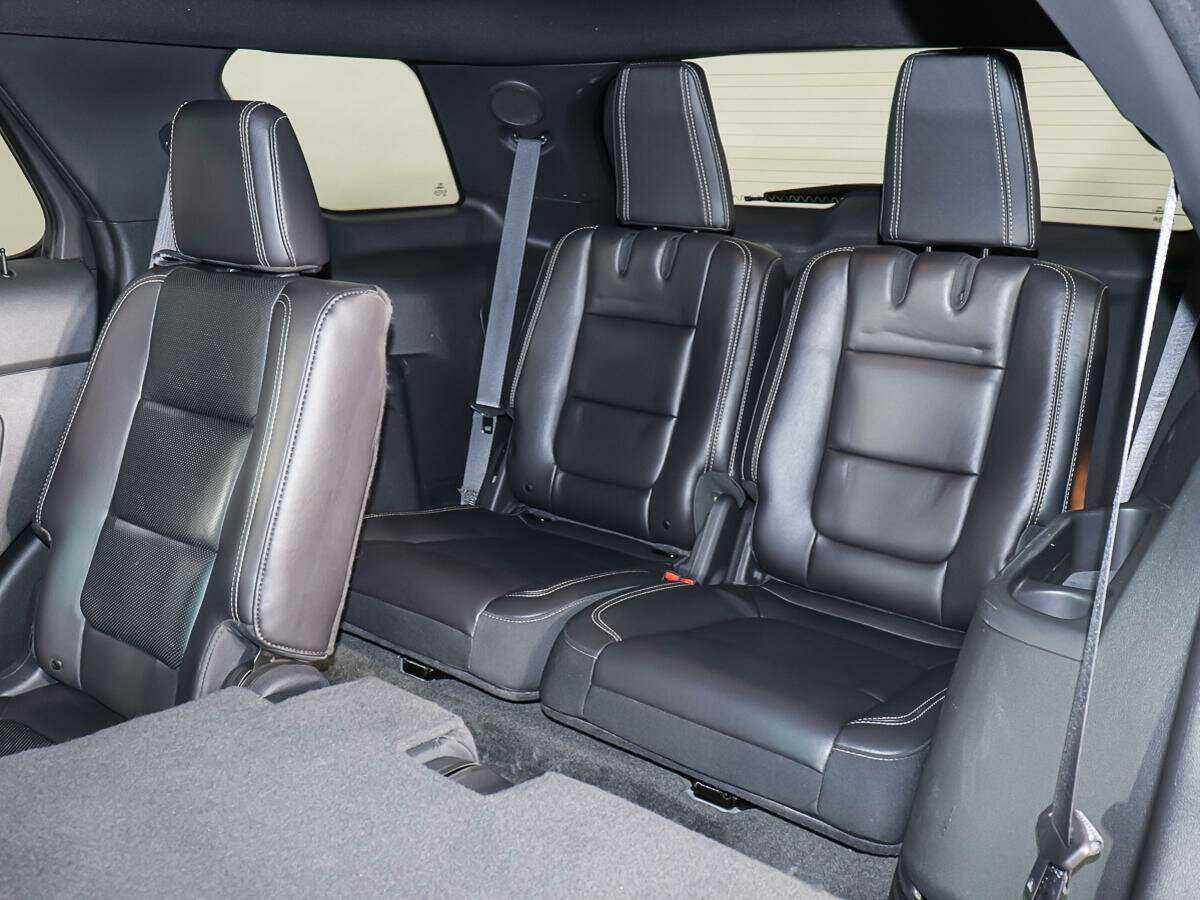 Купить Ford Explorer с пробегом. Фото: #10