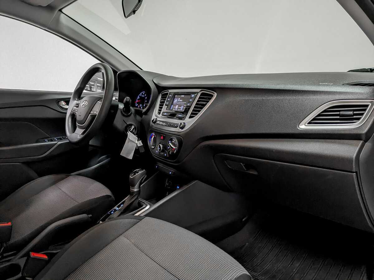 Купить Hyundai Solaris с пробегом. Фото: #10