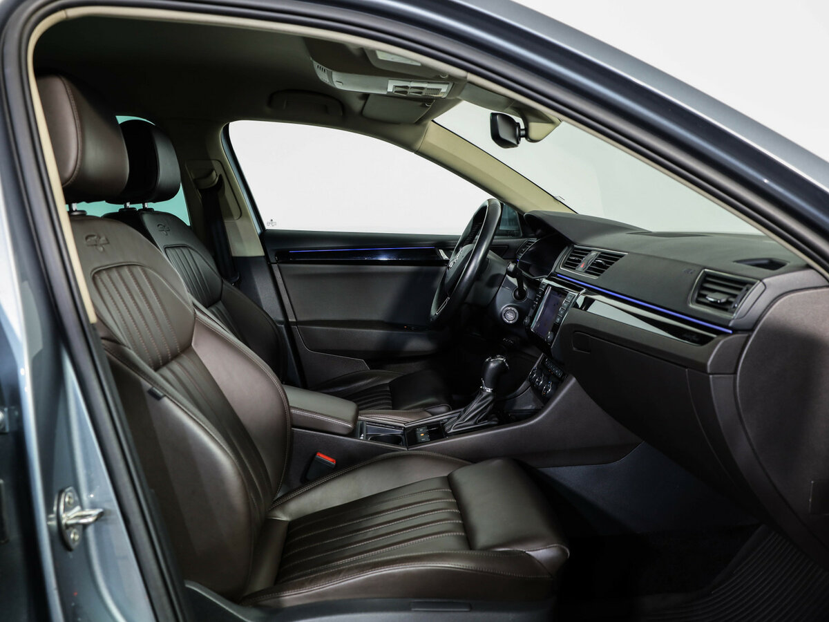 Купить Skoda Superb с пробегом. Фото: #20