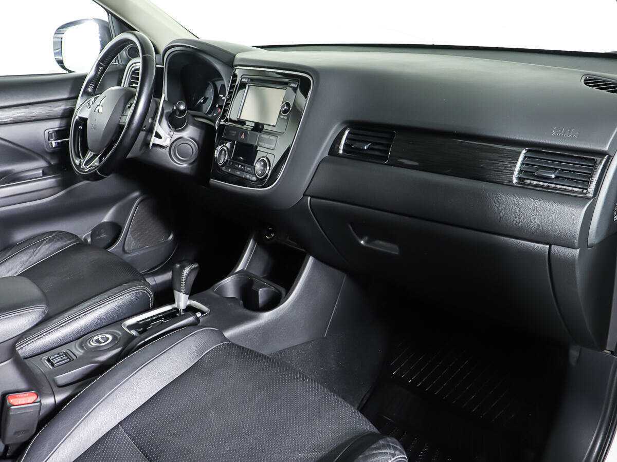 Купить Mitsubishi Outlander с пробегом. Фото: #8