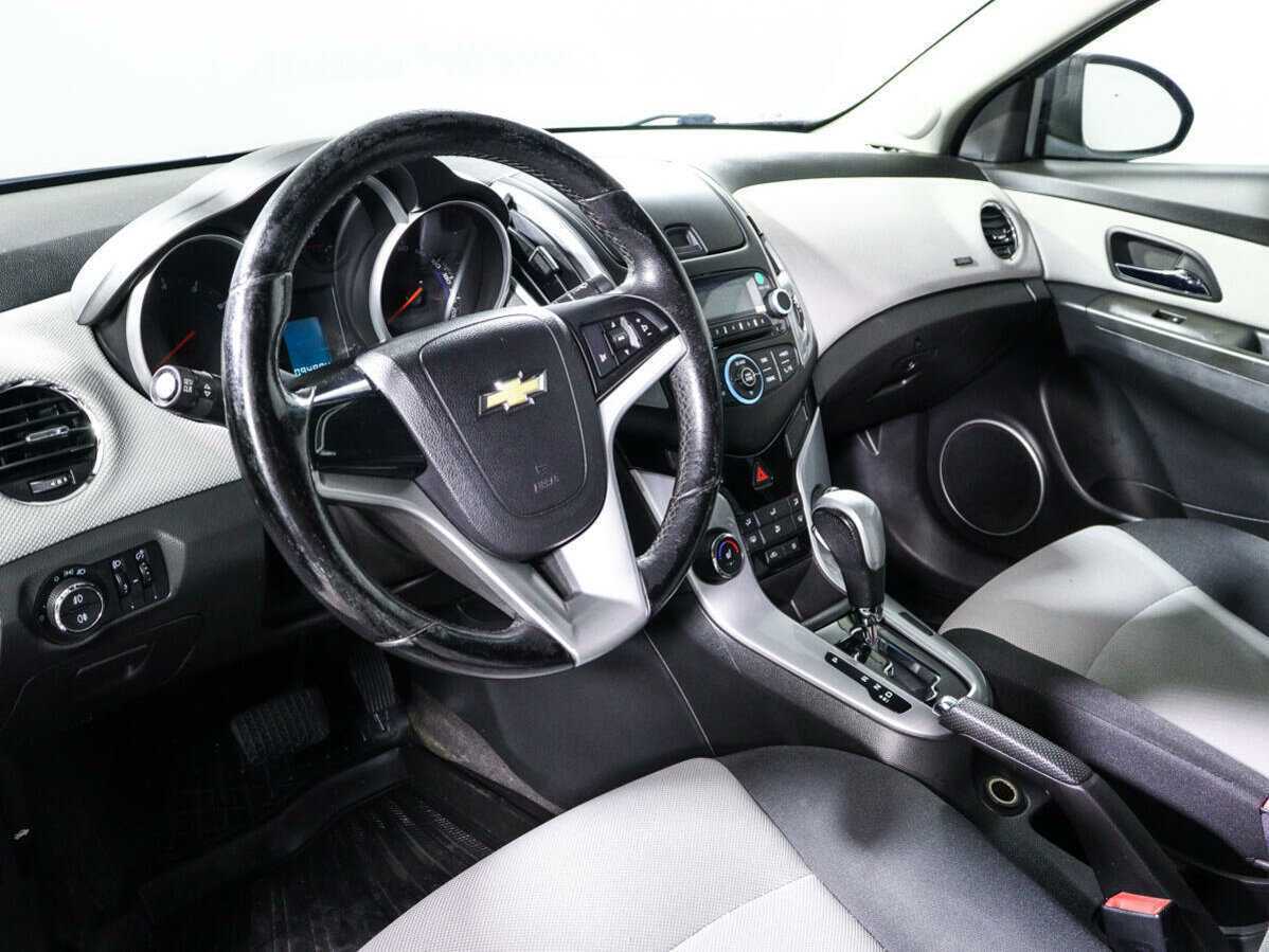 Купить Chevrolet Cruze с пробегом. Фото: #13