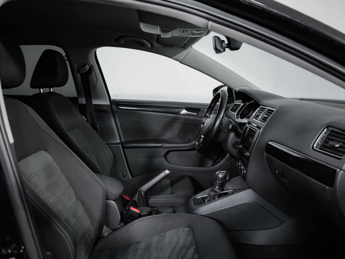 Купить Volkswagen Jetta с пробегом. Фото: #24
