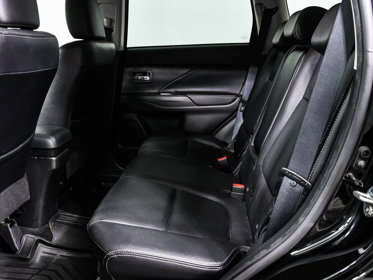 Купить Mitsubishi Outlander с пробегом. Фото: #11