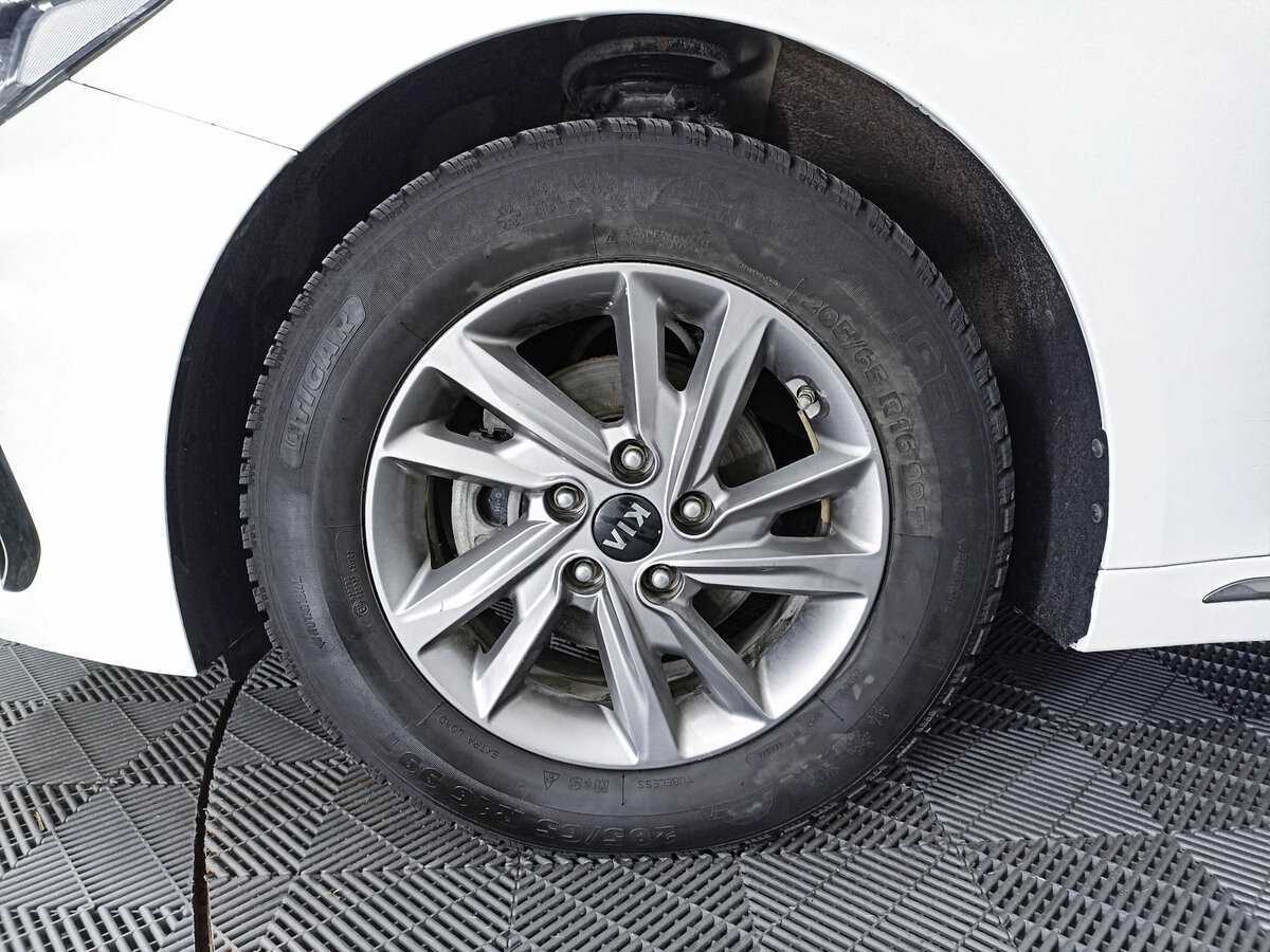 Купить Kia K5 с пробегом. Фото: #17